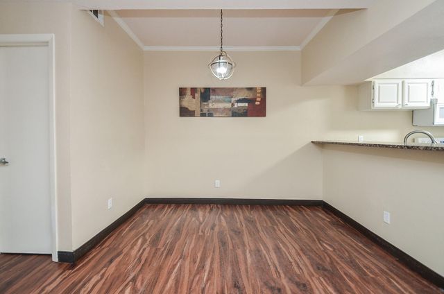 2001 Bering Drive 3M, Houston, TX 77057