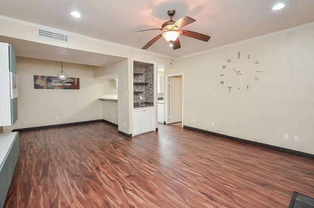2001 Bering Drive 3M, Houston, TX 77057