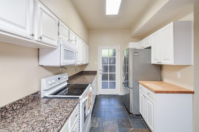 2001 Bering Drive 3M, Houston, TX 77057