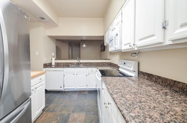 2001 Bering Drive 3M, Houston, TX 77057