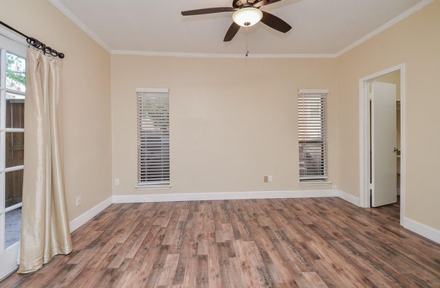 2001 Bering Drive 3M, Houston, TX 77057
