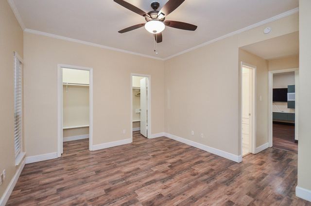 2001 Bering Drive 3M, Houston, TX 77057