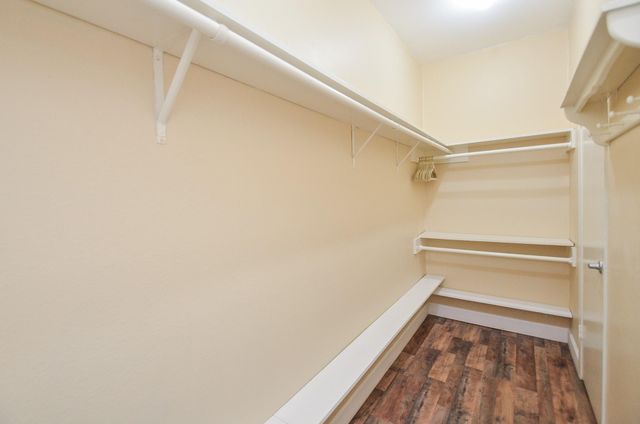 2001 Bering Drive 3M, Houston, TX 77057