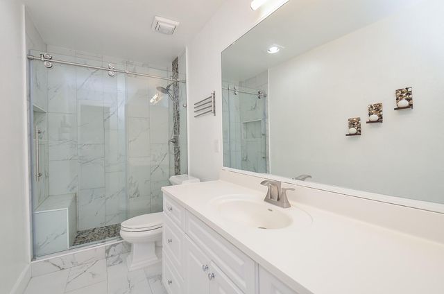 2001 Bering Drive 3M, Houston, TX 77057
