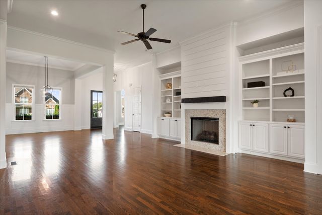 4011 Pinwheel Ct, Arrington, TN 37014
