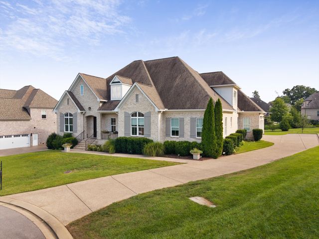 4011 Pinwheel Ct, Arrington, TN 37014