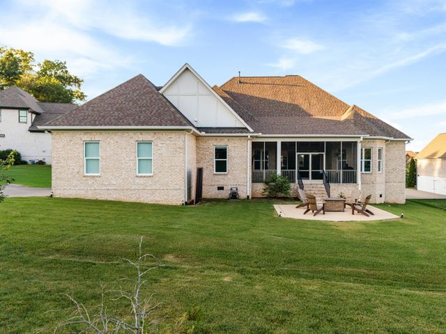 4011 Pinwheel Ct, Arrington, TN 37014