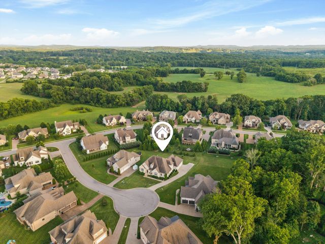 4011 Pinwheel Ct, Arrington, TN 37014
