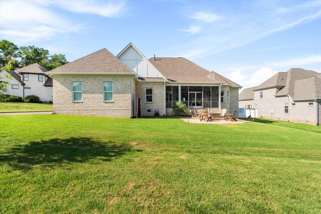 4011 Pinwheel Ct, Arrington, TN 37014