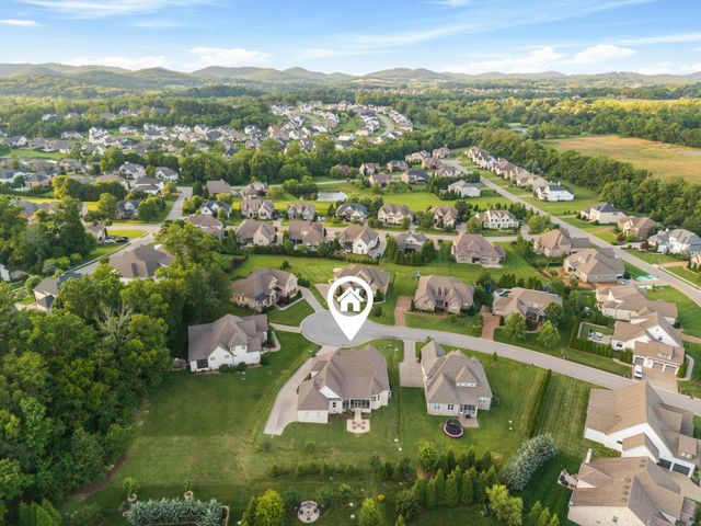 4011 Pinwheel Ct, Arrington, TN 37014