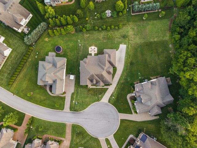 4011 Pinwheel Ct, Arrington, TN 37014