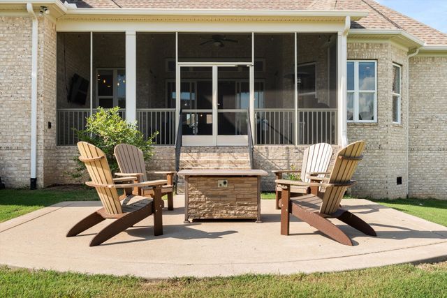 4011 Pinwheel Ct, Arrington, TN 37014