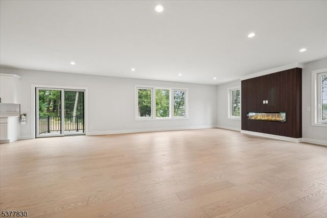 11 Eagles Nest Ter, West Milford Twp., NJ 07480