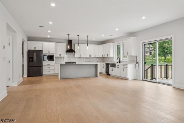 11 Eagles Nest Ter, West Milford Twp., NJ 07480