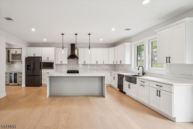 11 Eagles Nest Ter, West Milford Twp., NJ 07480