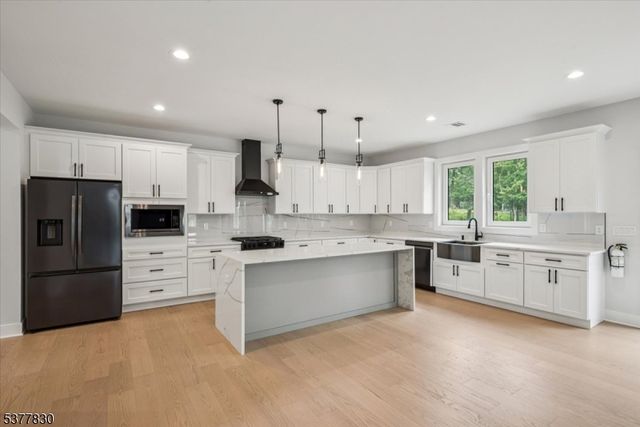 11 Eagles Nest Ter, West Milford Twp., NJ 07480