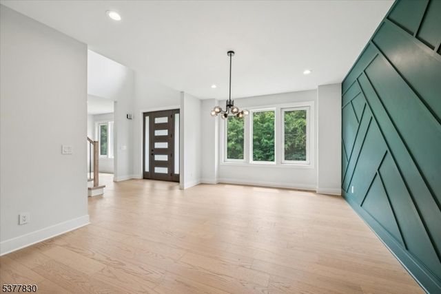 11 Eagles Nest Ter, West Milford Twp., NJ 07480