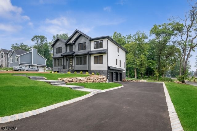11 Eagles Nest Ter, West Milford Twp., NJ 07480
