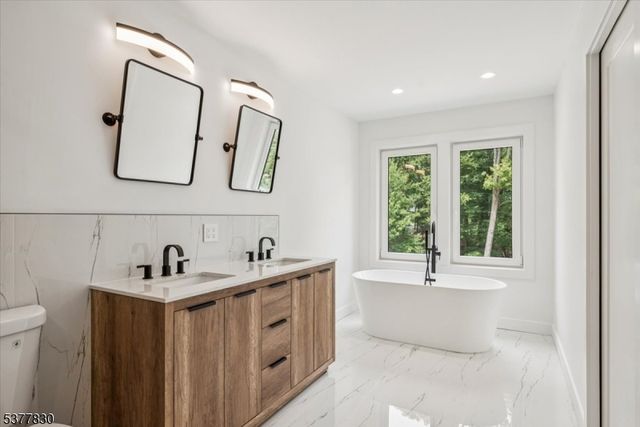 11 Eagles Nest Ter, West Milford Twp., NJ 07480