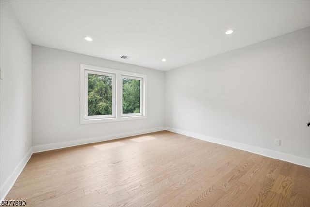 11 Eagles Nest Ter, West Milford Twp., NJ 07480
