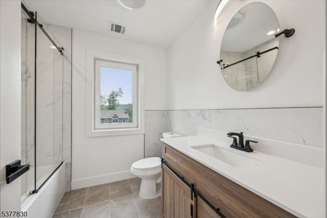 11 Eagles Nest Ter, West Milford Twp., NJ 07480