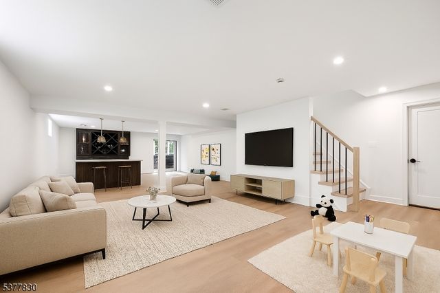 11 Eagles Nest Ter, West Milford Twp., NJ 07480