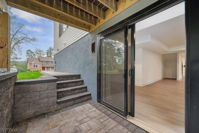 11 Eagles Nest Ter, West Milford Twp., NJ 07480