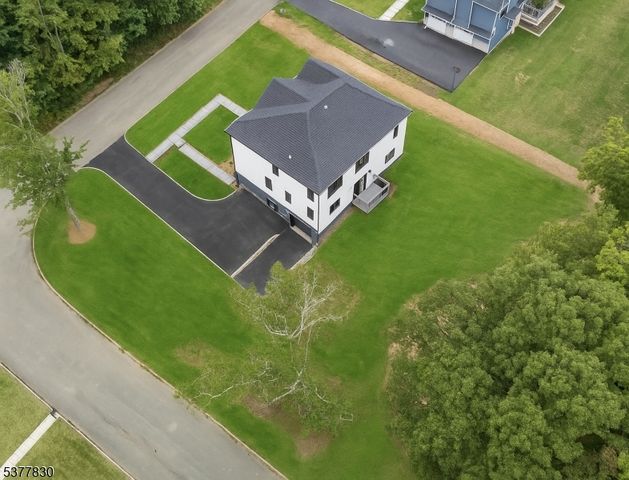 11 Eagles Nest Ter, West Milford Twp., NJ 07480