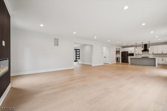11 Eagles Nest Ter, West Milford Twp., NJ 07480