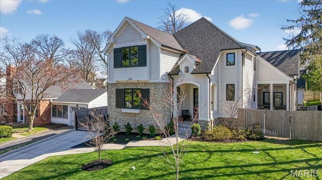 1334 Beverly Avenue, Glendale, MO 63122