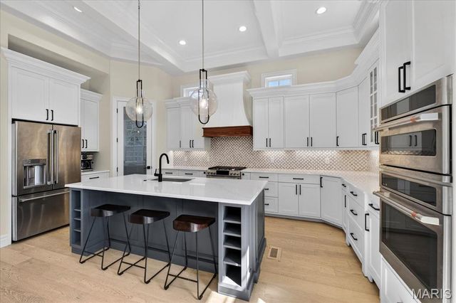 1334 Beverly Avenue, Glendale, MO 63122