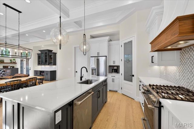 1334 Beverly Avenue, Glendale, MO 63122