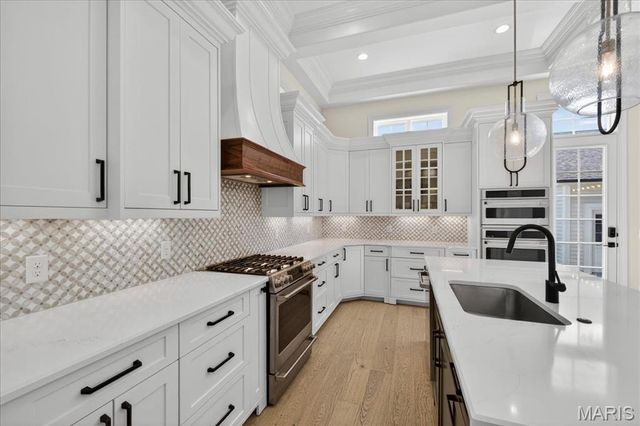 1334 Beverly Avenue, Glendale, MO 63122