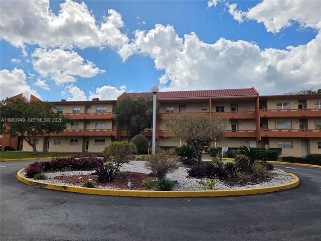 8834 W Mcnab Rd 201, Tamarac, FL 33321