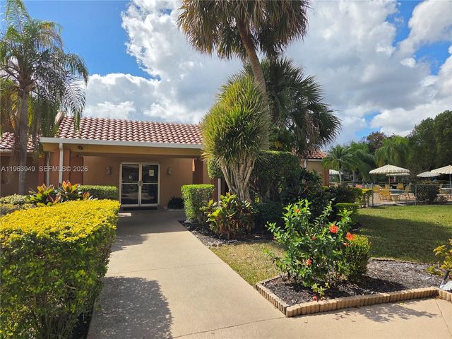 8834 W Mcnab Rd 201, Tamarac, FL 33321