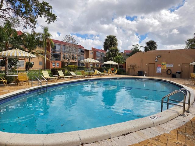 8834 W Mcnab Rd 201, Tamarac, FL 33321