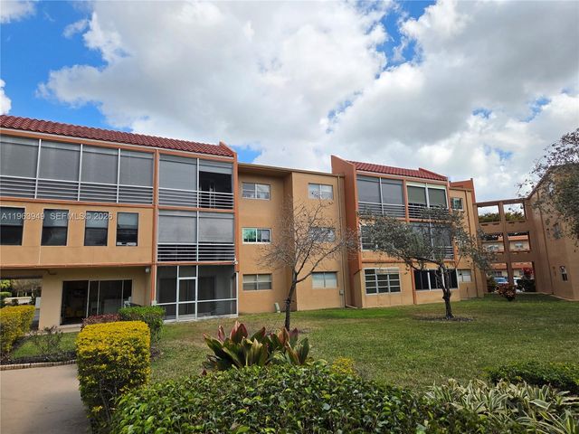 8834 W Mcnab Rd 201, Tamarac, FL 33321