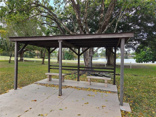 8834 W Mcnab Rd 201, Tamarac, FL 33321