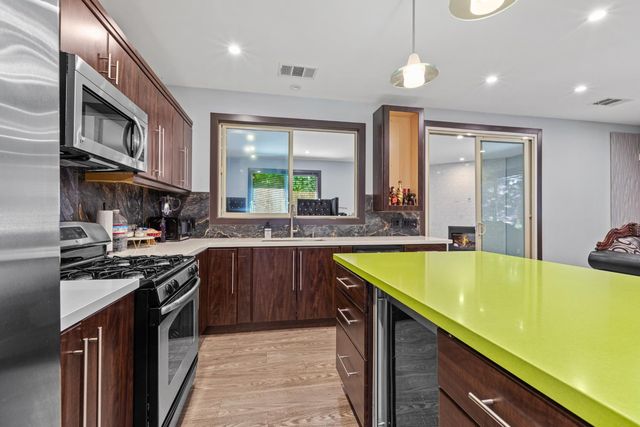 7606 Sycamore Dr, Citrus Heights, CA 95610