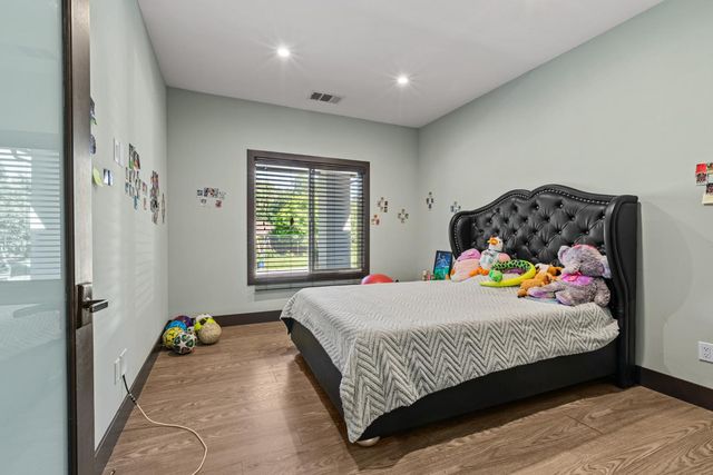 7606 Sycamore Dr, Citrus Heights, CA 95610