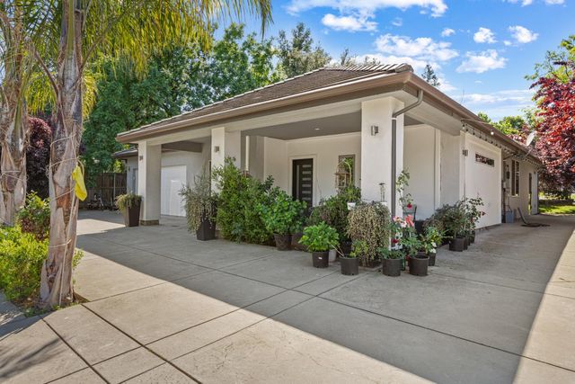 7606 Sycamore Dr, Citrus Heights, CA 95610