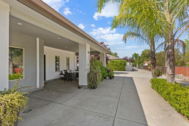 7606 Sycamore Dr, Citrus Heights, CA 95610