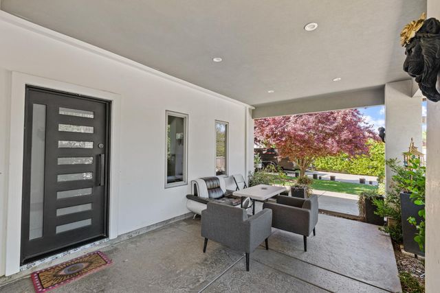 7606 Sycamore Dr, Citrus Heights, CA 95610