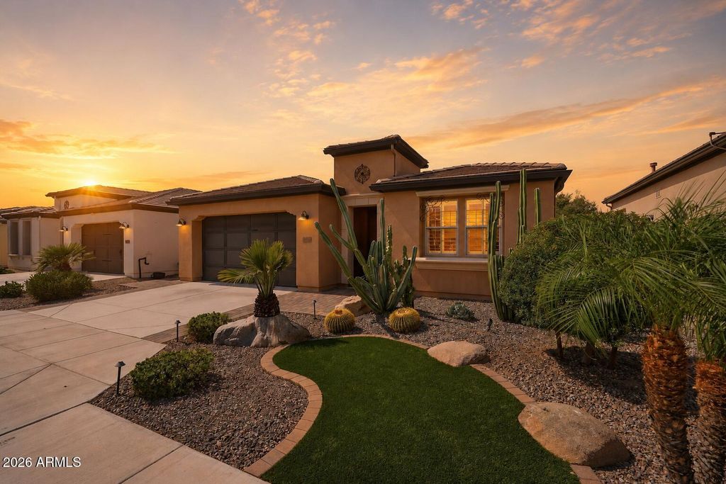 830 E GARDEN BASKET Drive, Queen Creek, AZ 85140
