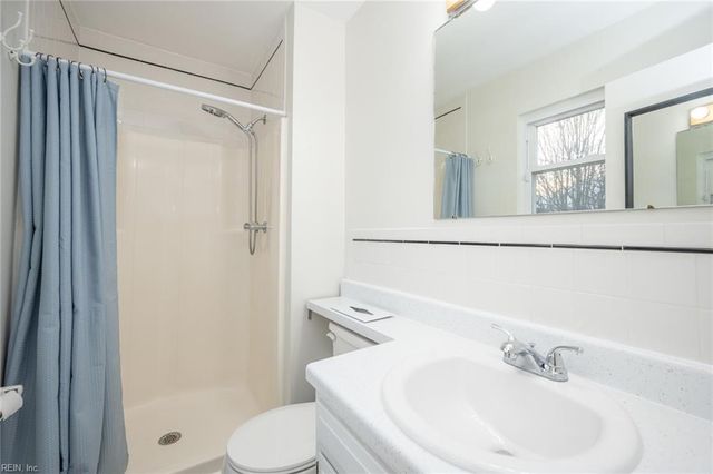 548 Woodlake RD, Virginia Beach, VA 23452