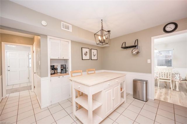 548 Woodlake RD, Virginia Beach, VA 23452