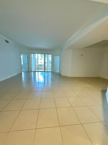 16101 EMERALD ESTATES Drive 153, Weston, FL 33331