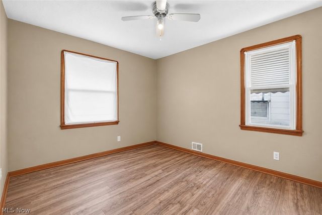 15916 Edgewood Avenue, Maple Heights, OH 44137