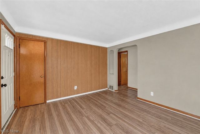 15916 Edgewood Avenue, Maple Heights, OH 44137