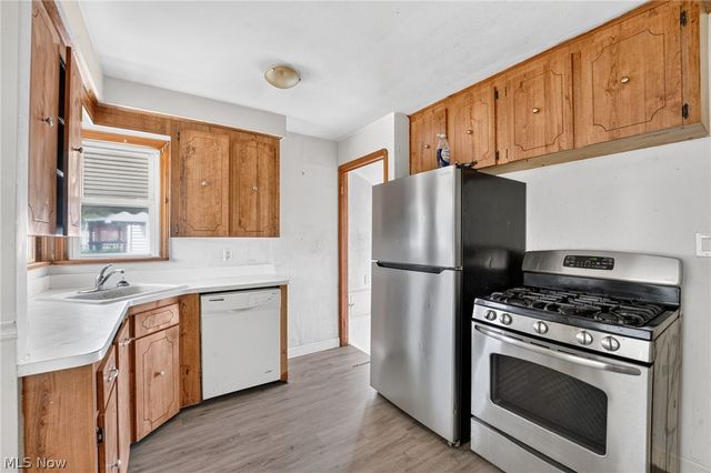 15916 Edgewood Avenue, Maple Heights, OH 44137